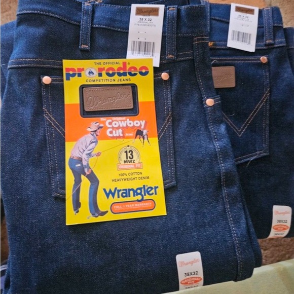 Wrangler Jeans 2 Pairs - Picture 3 of 3